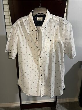 Level Ten White Short-Sleeve Button-Down Shirt with Micro Print